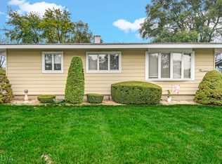 14 Mohawk Dr, Thornton, IL 60476