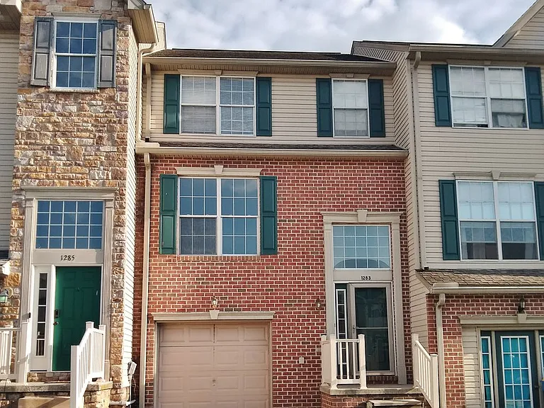 1283 Wanda Dr — Photo 1