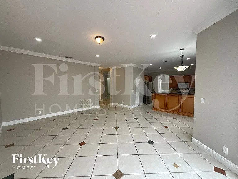 16324 SW 15th St — Photo 6