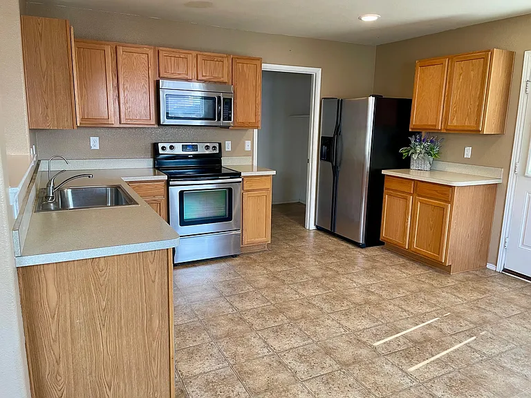 12737 Northern Pine Dr — Photo 7