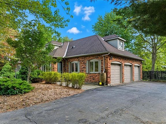 4th image of 55 Bridle Path