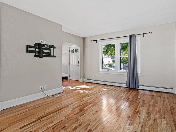 3rd image of 2171 Juno Ave