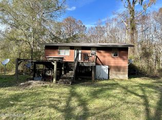 176 Holly Dr, Lucedale, MS 39452