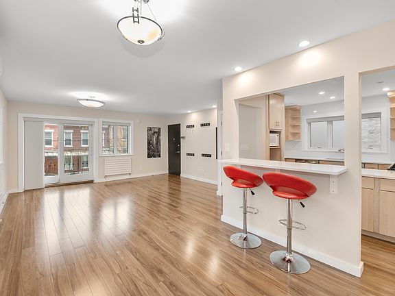 4th image of 34-02 29th St Unit 2