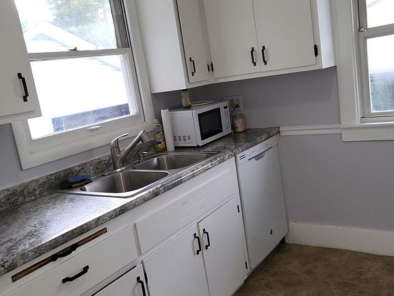 4th image of 323 Alice St