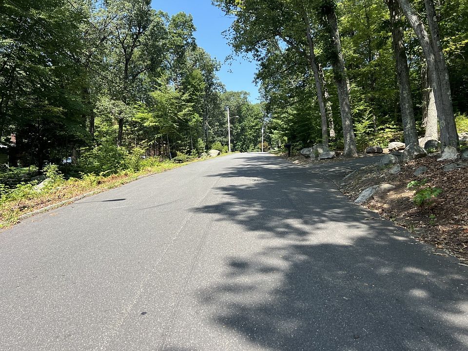 2nd image of 28 Tower Rd