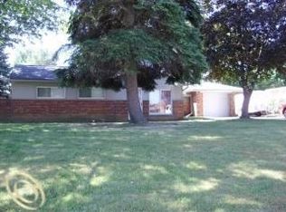 5801 Cambrook Ln, Waterford, MI