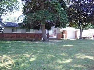 5801 Cambrook Ln photo 1