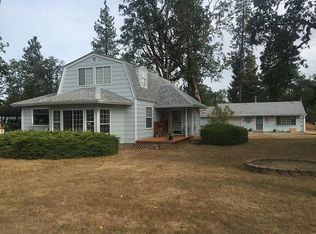 422 Lamont Way, Cave Junction, OR 97523