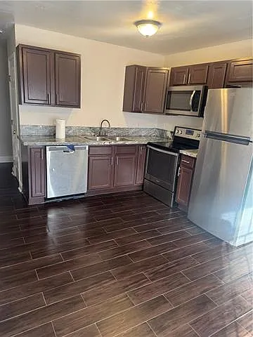3 bed, 2.0 bath, 1200 sqft, $1,700 — Photo 2