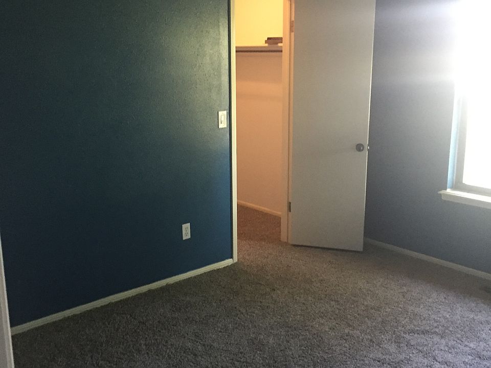 Bedroom 2 with walkin closet