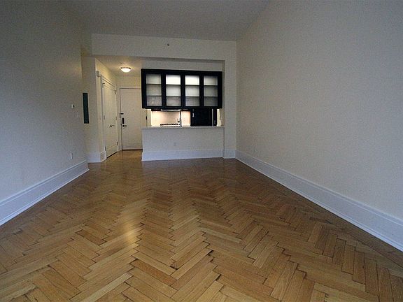 4th image of 205 W 76th St #4C
