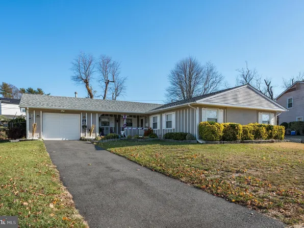 19 Tioga Ln, Willingboro, NJ 08046