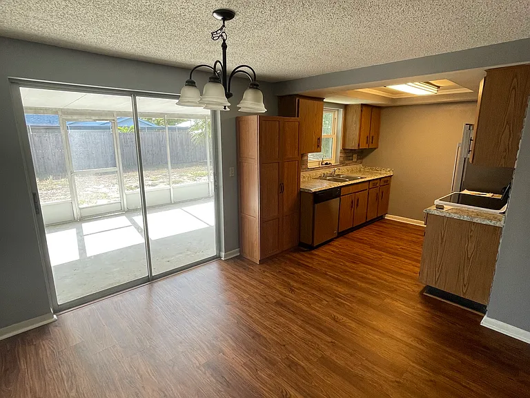 1312 Willow Valley Dr — Photo 6