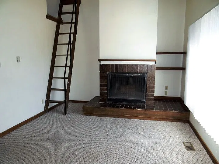 1 bed, 1.0 bath, 650 sqft, $945 — Photo 2