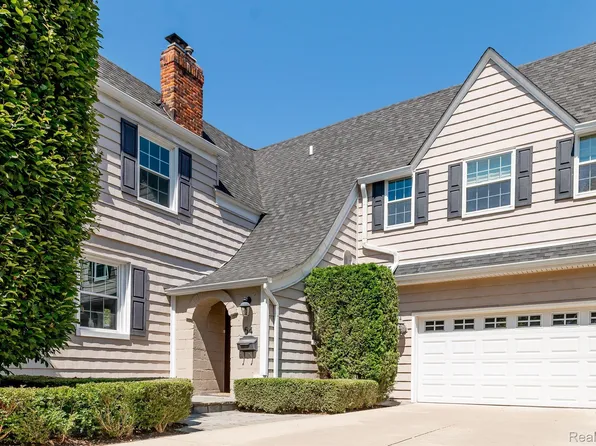 54 Meadow Ln, Grosse Pointe Farms, MI 48236