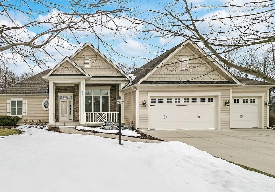 2nd image of 886 Red Hawk Dr