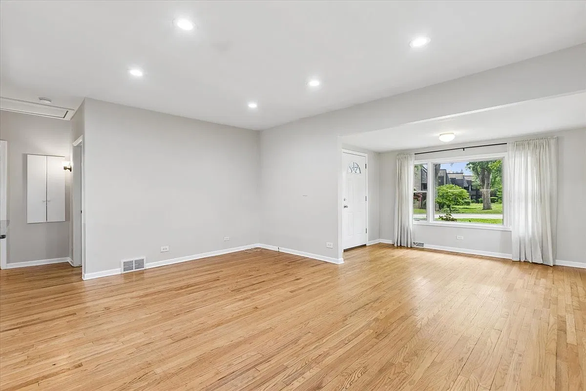 3 bed, 1783 sqft, $3,650 — Photo 3