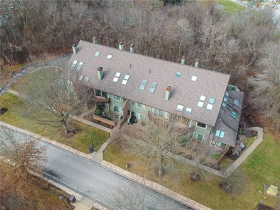 2nd image of 2814 Leona Ln