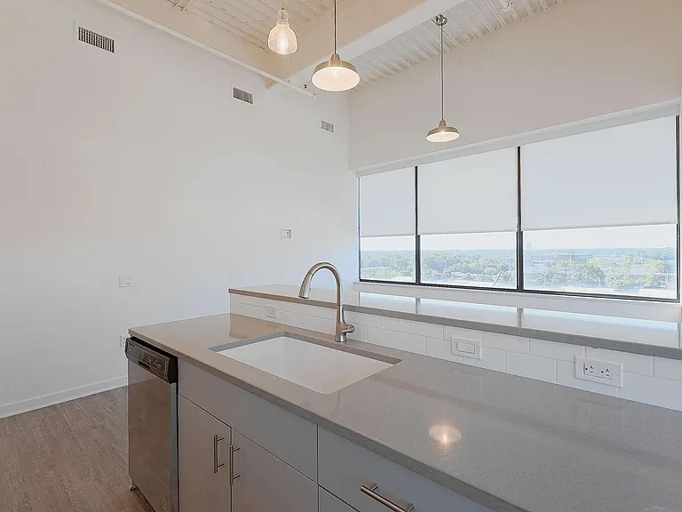 501 S Capitol Ave — Photo 21