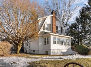 13 Fitzwatertown Rd, Willow Grove, PA 19090