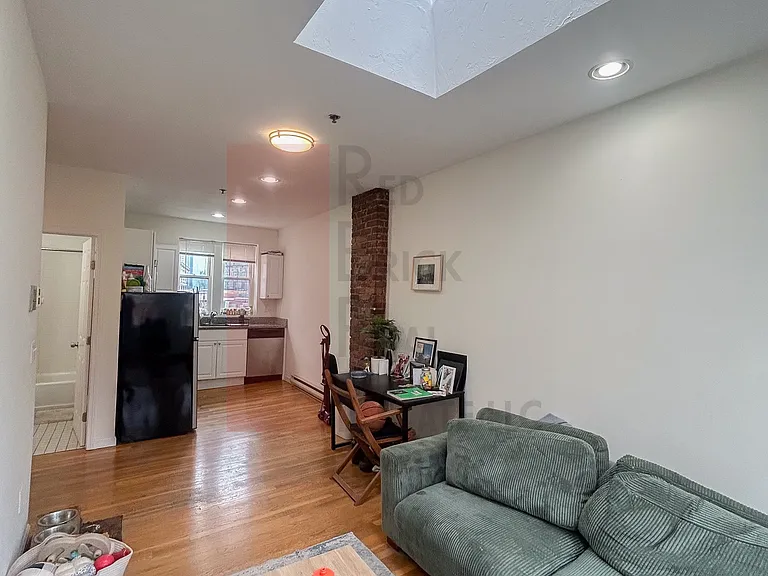 6 Cleveland Pl #17 — Photo 2