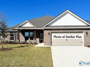 109 Dolf Leaf Ln, Huntsville, AL 35811