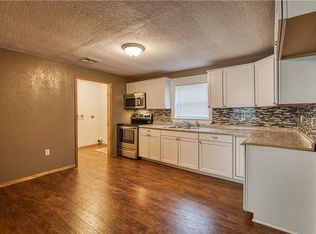 619 W C Ave, Elk City, OK 73644