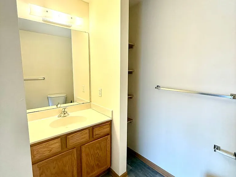 221 Crystal St — Photo 61