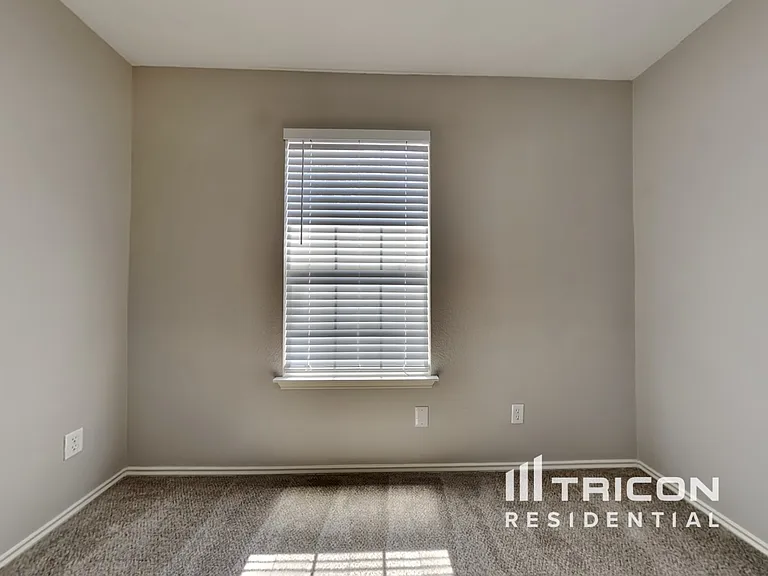 10611 Terrace Gln — Photo 12
