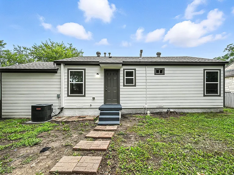 6520 Lovett Ave — Photo 16