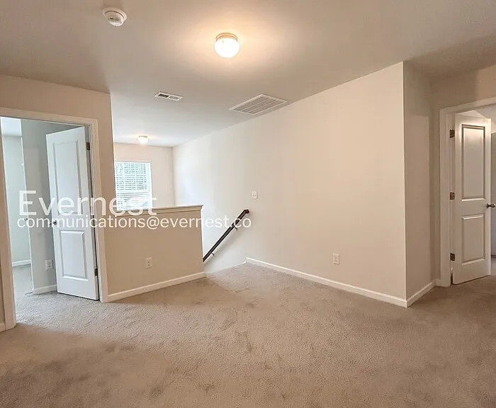 218 Lee St — Photo 10