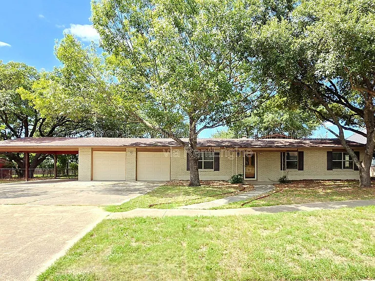 7609 Linkside St — Photo 2