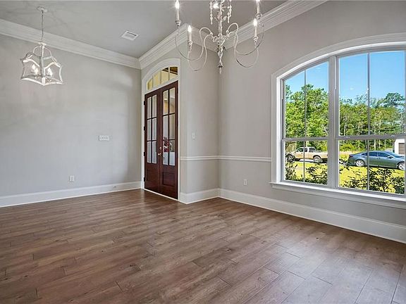 2nd image of 200 Belle Pointe Rd