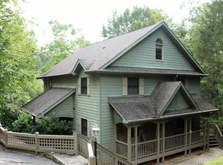 104 Quail Cove Rd, Lake Lure, NC 28746