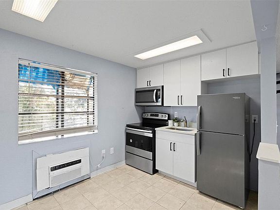 5th image of 2142 BRADFORD STREET #323
