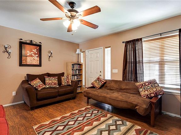 3rd image of 306 Celia Cir