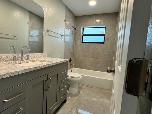 2731 SW 7th St UNIT 1