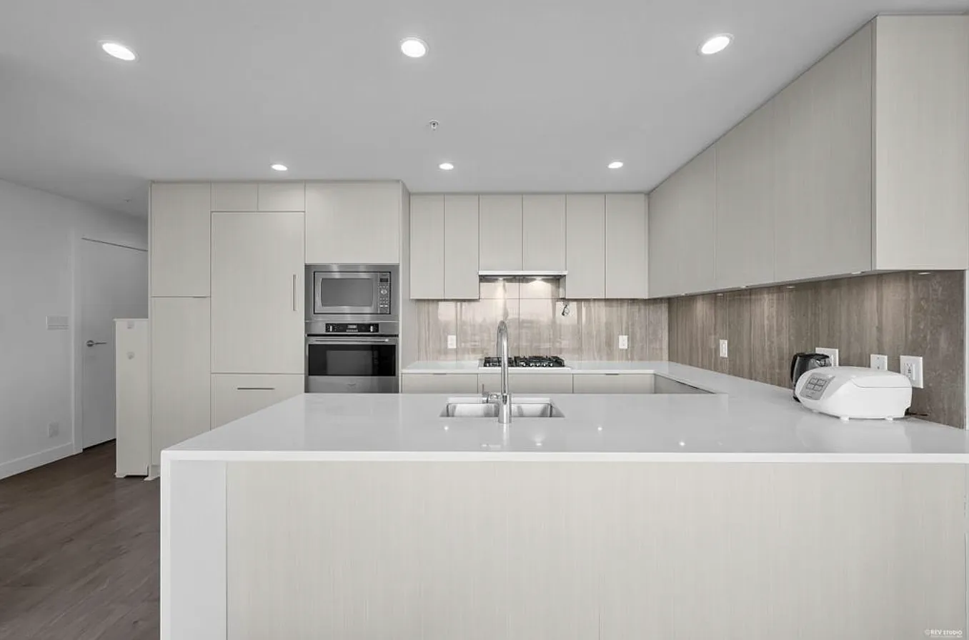 3 bed, 1123 sqft, $3,650 — Photo 4