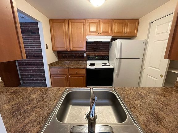 4th image of 36 Greentree Ln APT 33