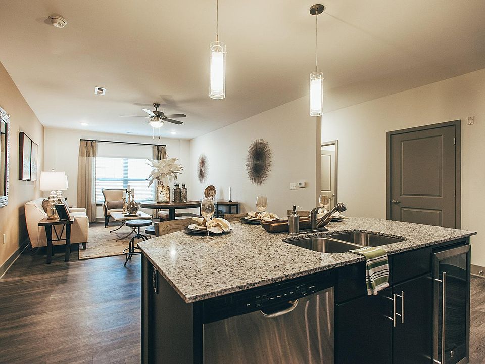1st image of 533 Agripark Dr #137