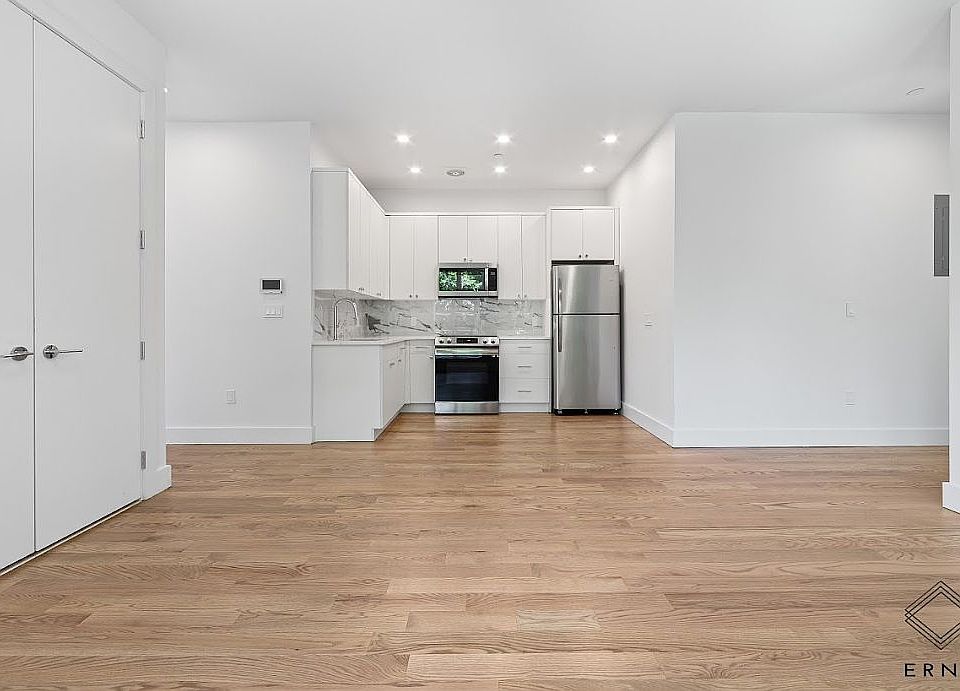2nd image of 3301 Newkirk Ave #5C