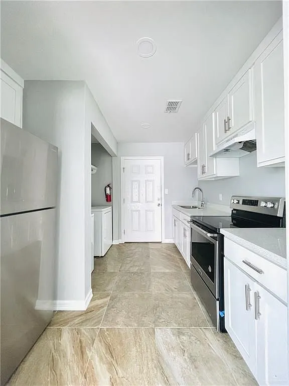2 bed, 1.0 bath, 876 sqft, $1,050 — Photo 2
