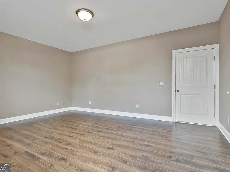 803 Lexington Vlg — Photo 32