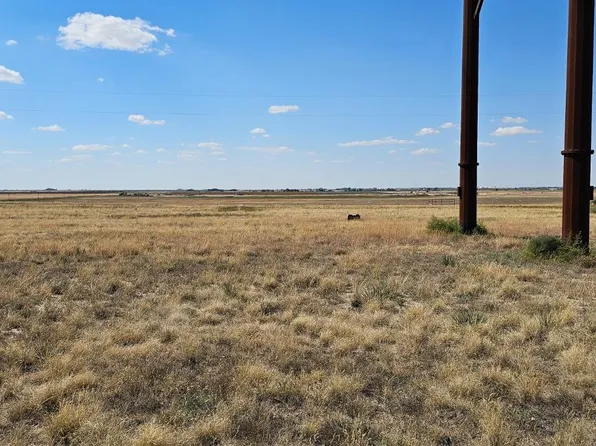 1762 Hawk Rd, Levelland, TX 79336