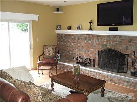 3rd image of 4800 Forest Ln