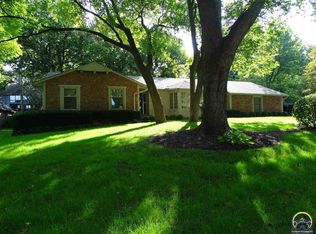 2808 SW Macvicar Ave, Topeka, KS 66611