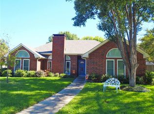 6700 Sweetwater Dr, Plano, TX 75023