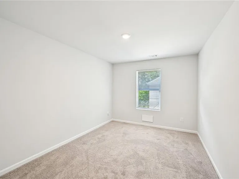 4437 Ben Hill Rd — Photo 15