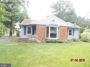 1027 Cooper St, Edgewater Park, NJ 08010